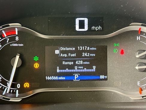 Used 2016 Honda Pilot Touring image 13
