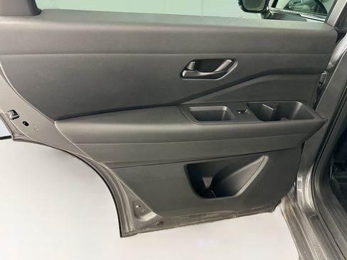 Used 2025 Nissan Pathfinder SV image 26