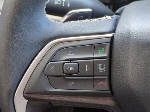 Used 2025 Jeep Grand Cherokee L Limited w/ Black Appearance Package image 14