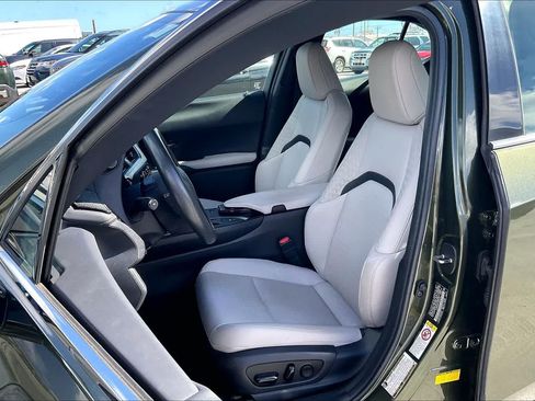 Used 2019 Lexus UX 250h FWD image 11