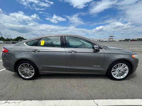 Used 2013 Ford Fusion SE FWD image 6
