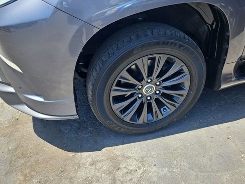 Used 2021 Lexus GX 460 Luxury w/ Sport Design Package AWD/4WD image 4