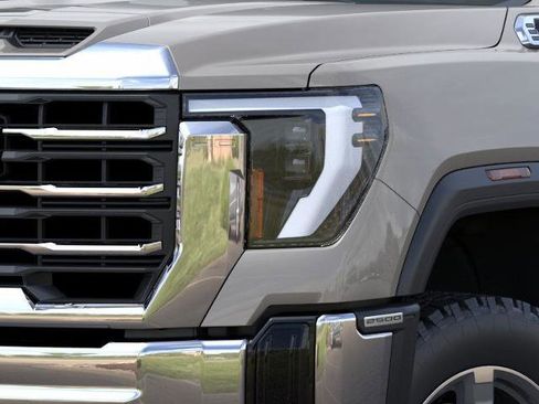 New 2026 GMC Sierra 2500 SLE w/ SLE Value Package; image 10