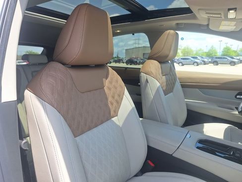 Used 2025 Nissan Murano Platinum w/ Cargo Package image 30