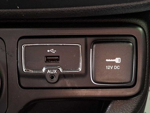 Used 2023 Jeep Renegade Trailhawk AWD/4WD image 21