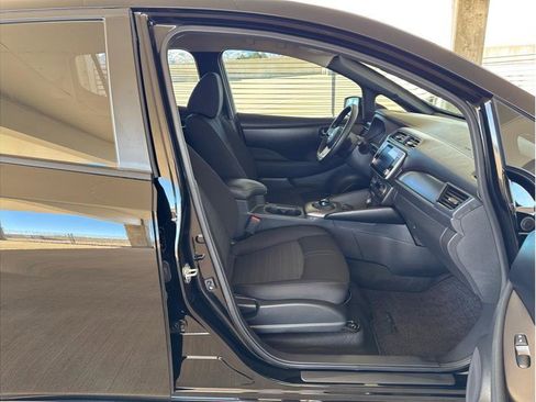 Used 2025 Nissan Leaf S image 14