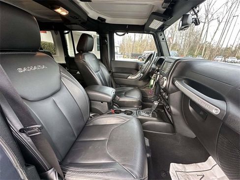 Used 2017 Jeep Wrangler Unlimited Sahara w/ Dual Top Group image 21