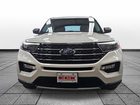 Used 2021 Ford Explorer XLT w/ Equipment Group 202A image 2