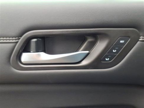 New 2026 Nissan Pathfinder Platinum image 16