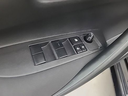 Used 2025 Toyota Corolla LE image 24