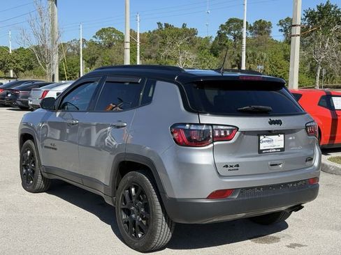 Used 2022 Jeep Compass Altitude w/ Convenience Group image 2