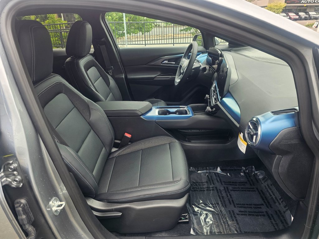 New 2026 Chevrolet Equinox EV LT AWD/4WD image 11