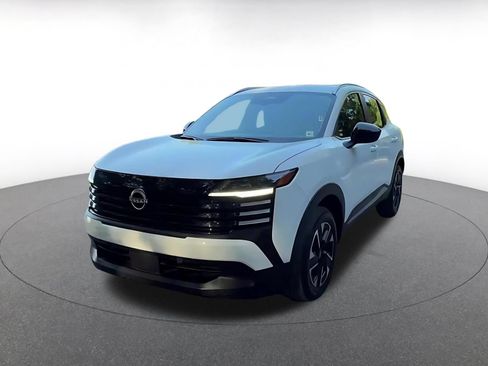 Used 2026 Nissan Kicks SV w/ Cold Weather Package AWD/4WD image 7