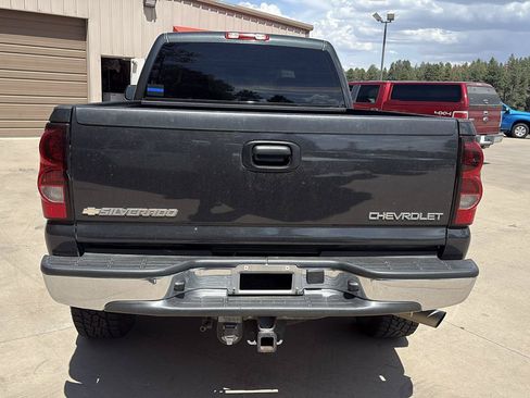 Used 2005 Chevrolet Silverado 2500 LT w/ Heavy-Duty Power Package AWD/4WD image 6