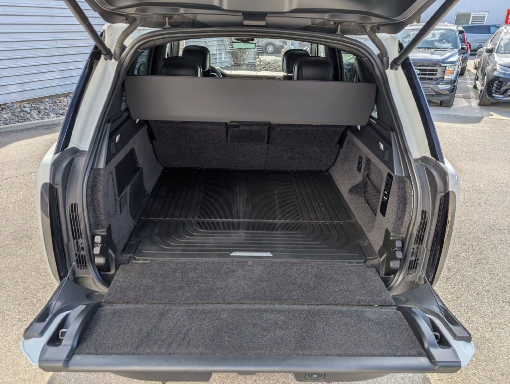 Used 2023 Land Rover Range Rover Autobiography AWD/4WD image 31