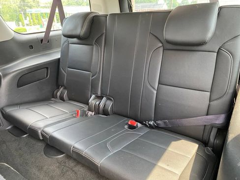 Used 2017 GMC Yukon XL SLT AWD/4WD image 18