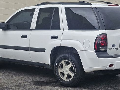 Used 2005 Chevrolet TrailBlazer LS w/ LS Preferred Equipment Group AWD/4WD image 3