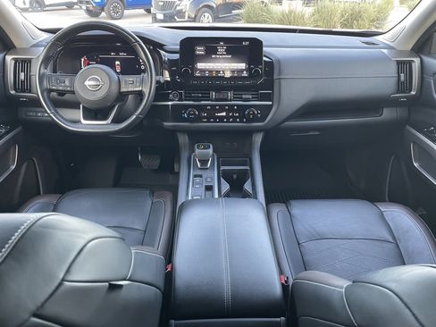 Certified 2022 Nissan Pathfinder Platinum w/ Cargo Package image 17