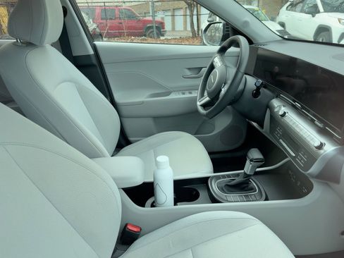 Used 2025 Hyundai Kona SEL image 10
