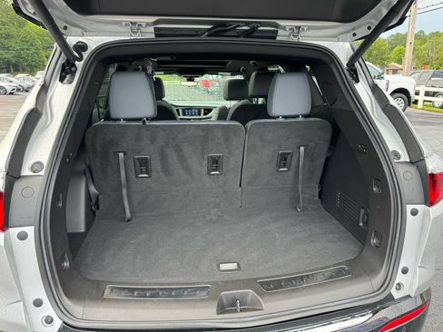 Used 2022 Buick Enclave Essence w/ Experience Buick Package FWD image 24