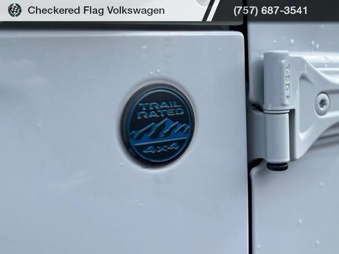 Used 2023 Jeep Wrangler Unlimited w/ Cold Weather Group AWD/4WD image 5