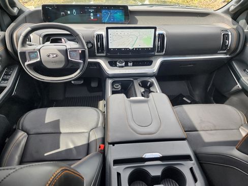 Used 2025 Ford Expedition Tremor image 18