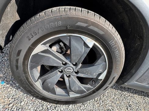 Used 2025 Nissan Rogue SV image 24