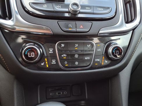 Used 2022 Chevrolet Equinox Premier w/ Redline Edition image 18