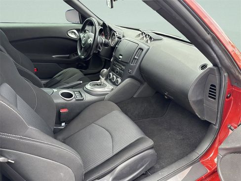 Used 2014 Nissan 370Z Coupe image 22