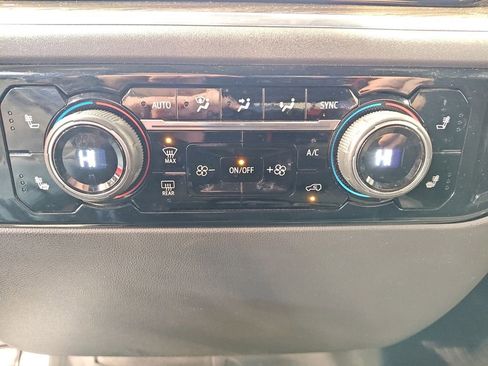 Used 2023 Chevrolet Silverado 1500 LT Trail Boss w/ LPO, Dark Essentials Package image 27