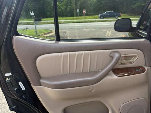Used 2002 Toyota Sequoia Limited AWD/4WD image 16