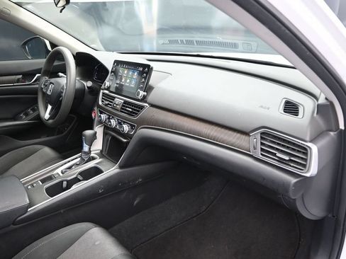 Used 2018 Honda Accord EX image 21
