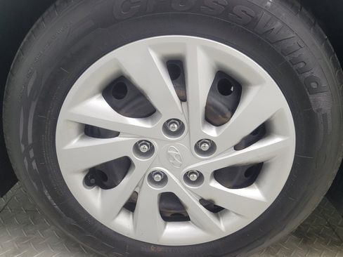 Used 2019 Hyundai Elantra SE w/ Cargo Package FWD image 31