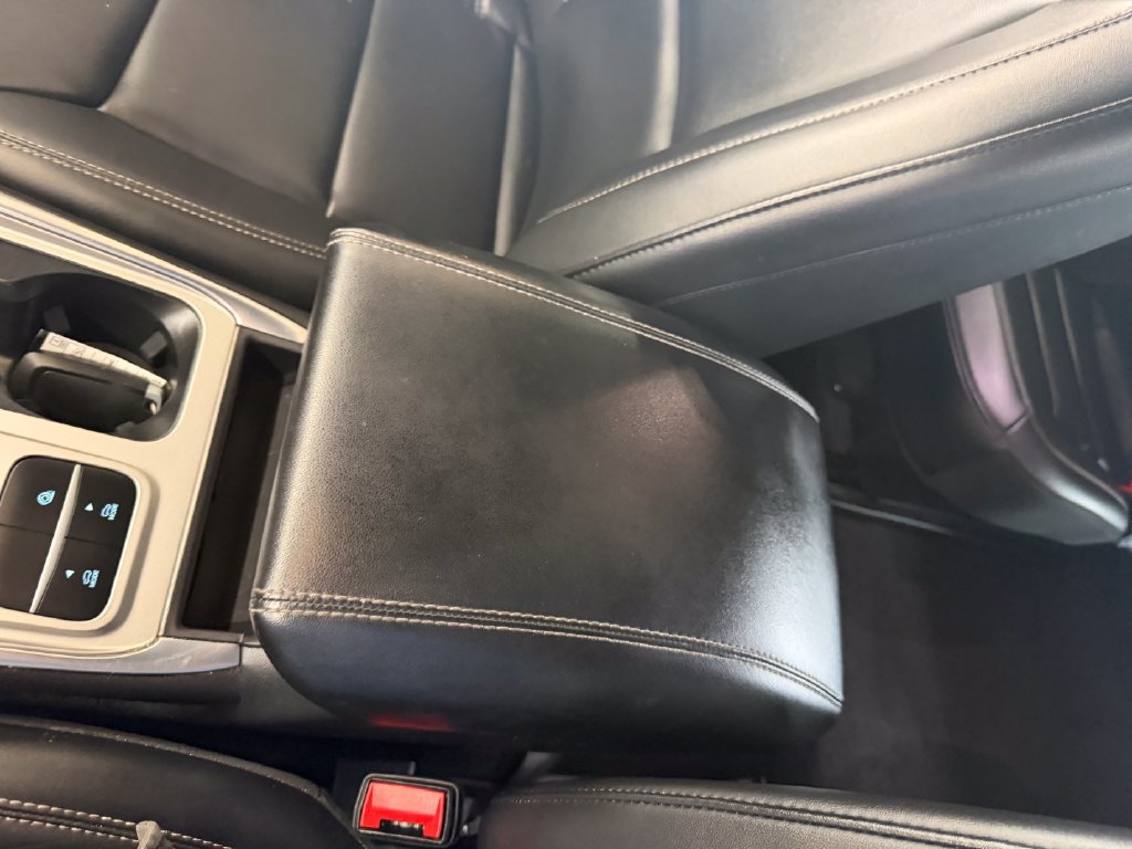 Used 2023 Ford Explorer XLT w/ Equipment Group 202A RWD image 18