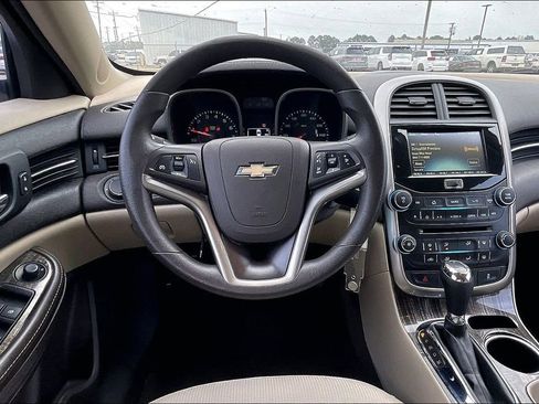 Used 2015 Chevrolet Malibu LT w/ Power Convenience Package FWD image 8