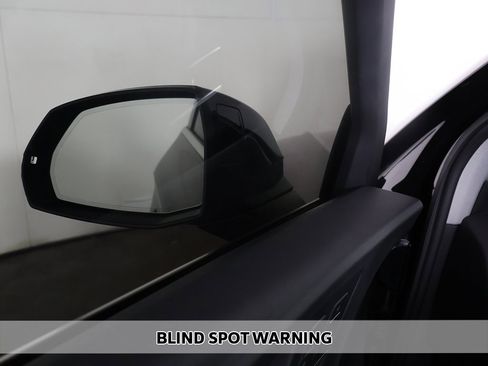 Used 2023 Audi Q5 2.0T Premium w/ Convenience Package image 4