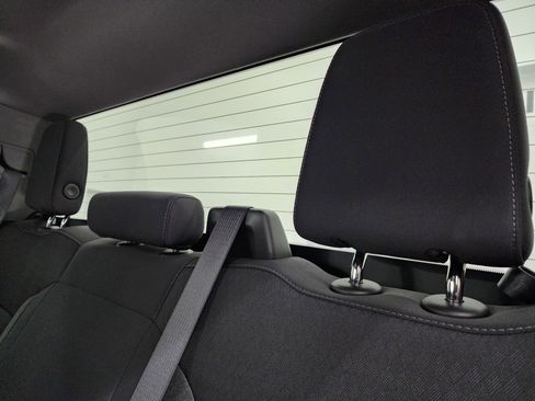 Used 2023 GMC Sierra 2500 SLE w/ SLE Convenience Package image 36