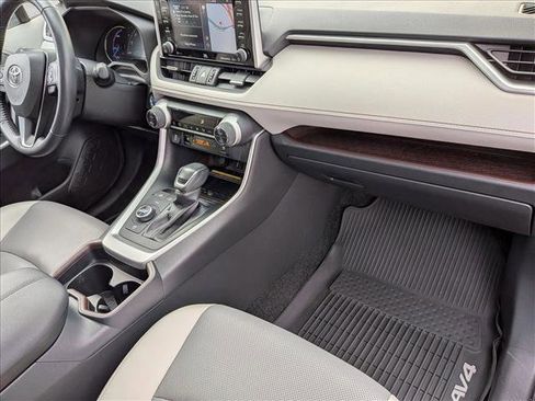 Used 2020 Toyota RAV4 Limited image 21