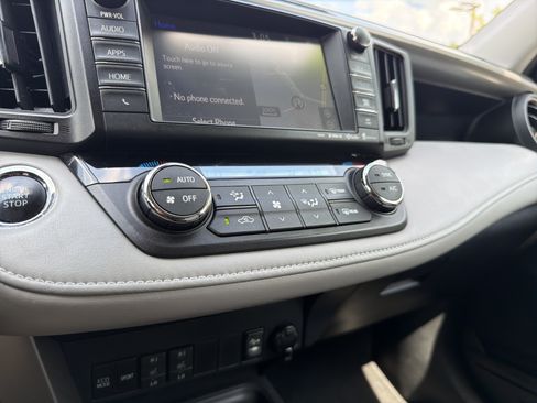 Used 2016 Toyota RAV4 Limited AWD/4WD image 7
