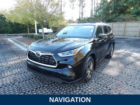 Used 2023 Toyota Highlander Bronze Edition image 4