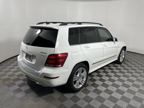 Used 2015 Mercedes-Benz GLK 350 4MATIC image 5