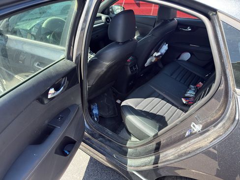 Used 2023 Kia Forte GT-Line w/ GT-Line Premium Package FWD image 9