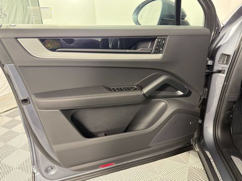 Certified 2026 Porsche Cayenne AWD/4WD image 14