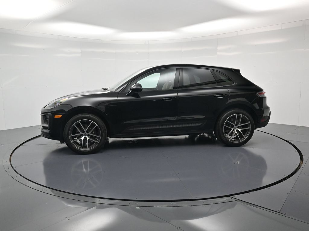 Used 2026 Porsche Macan AWD/4WD image 2