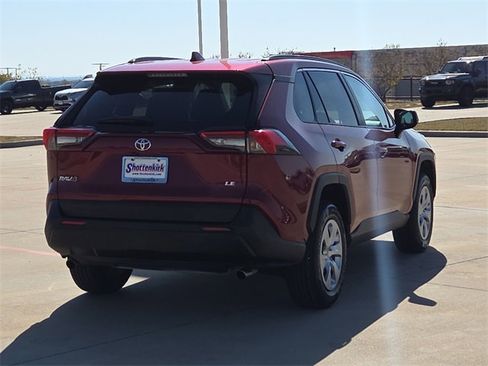 Used 2020 Toyota RAV4 LE image 8