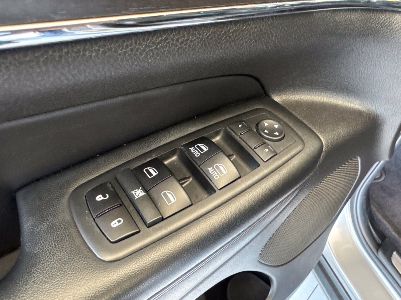 Used 2018 Jeep Grand Cherokee Limited w/ Trailer Tow Group IV AWD/4WD image 21