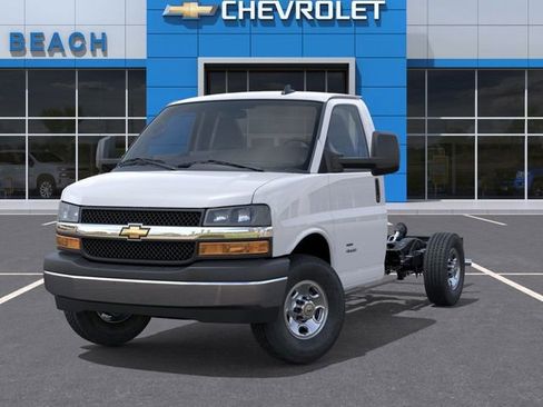 New 2025 Chevrolet Express 3500 w/ Power Convenience Package image 6
