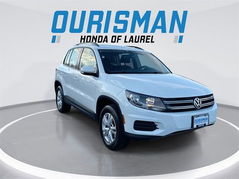 Used 2017 Volkswagen Tiguan S image 2