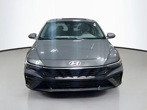 Used 2024 Hyundai Elantra SEL w/ Convenience Package FWD image 2