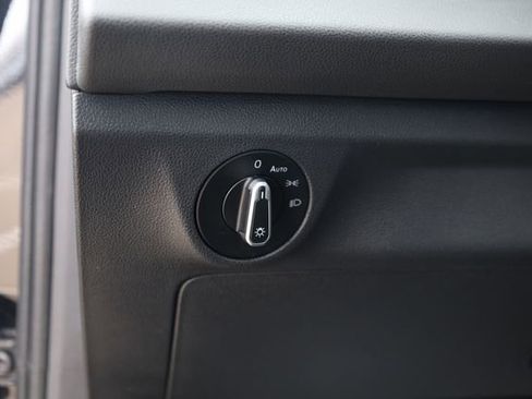 Used 2025 Volkswagen Jetta Sport image 12